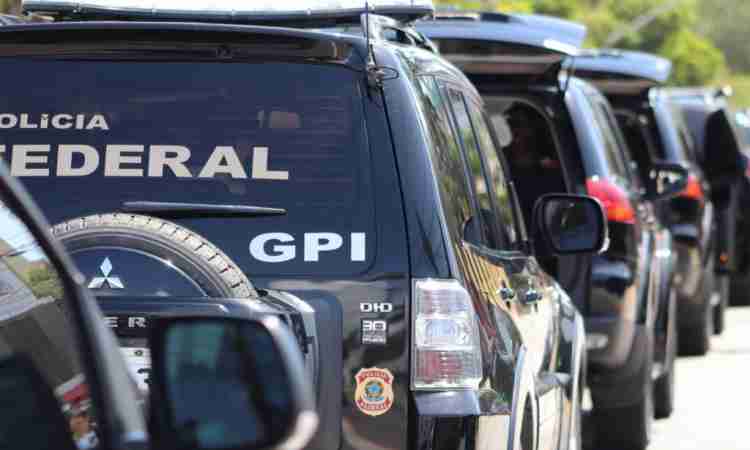  PF faz ação de repressão a crimes eleitorais em Santa Quitéria/CE